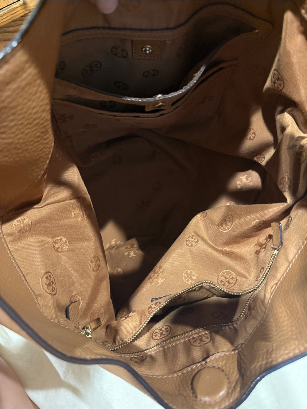 Tory Burch Tan Leather Shoulder Hobo with Logo - Picture 7 of 12